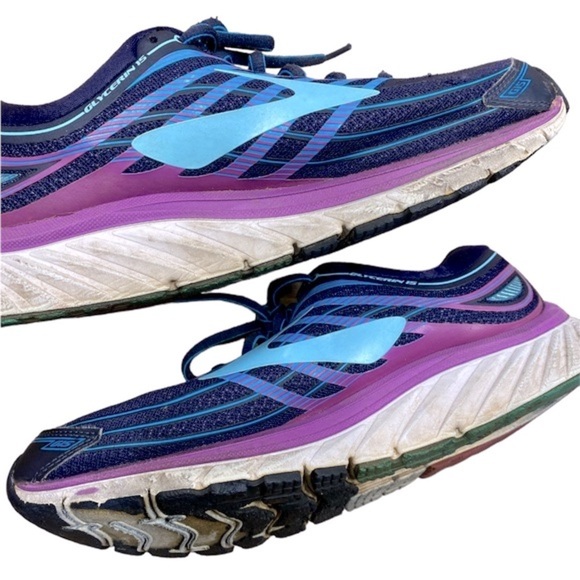 Brooks running shoes size 9 - Picture 4 of 9